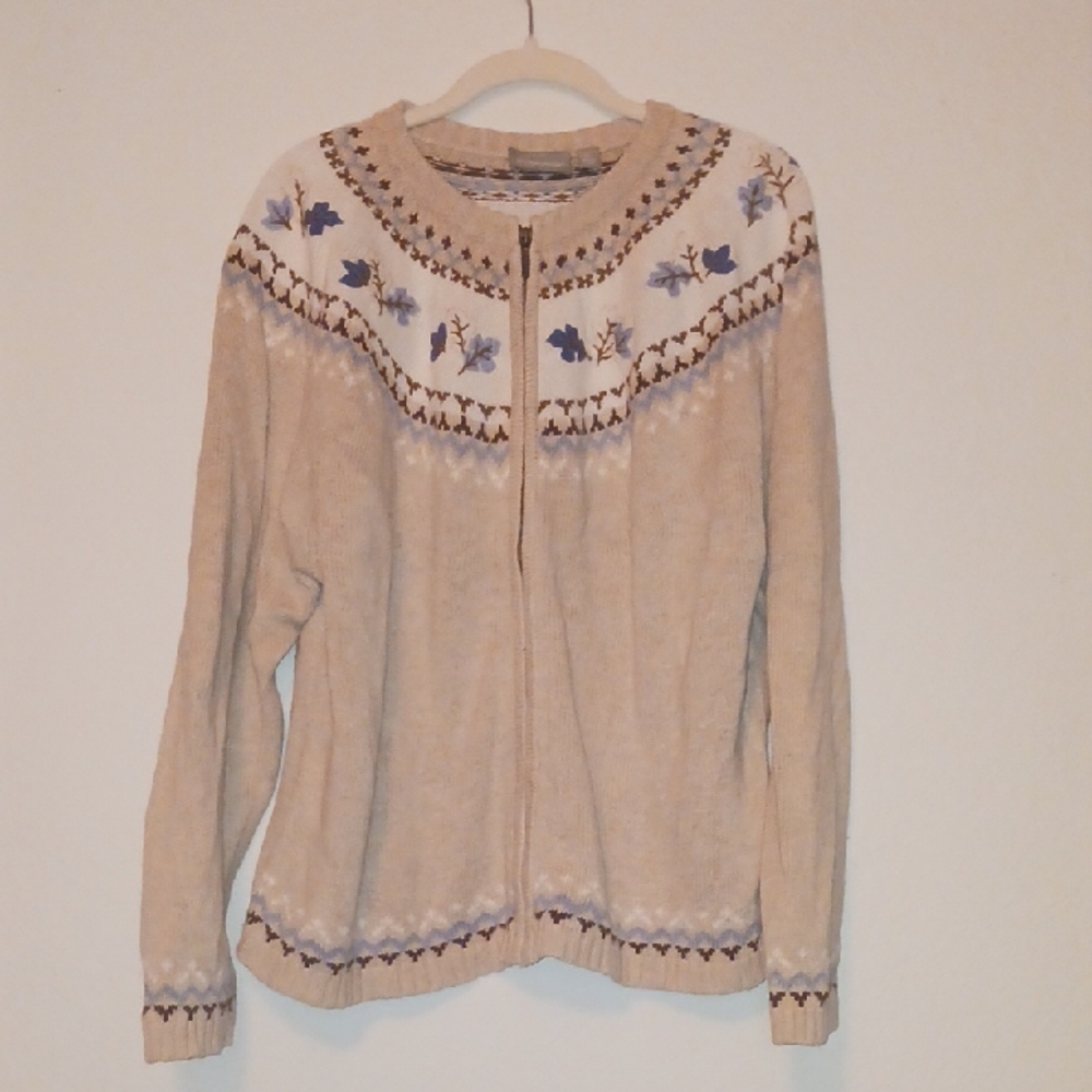 Croft & Barrow Beige Cardigan with Blue Floral Design